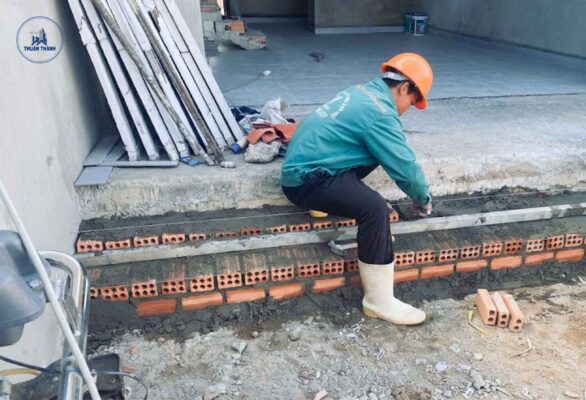 Xây bậc tam cấp