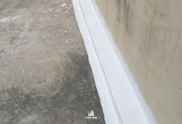 Thấm dột khe tiếp giáp nhà liền kề