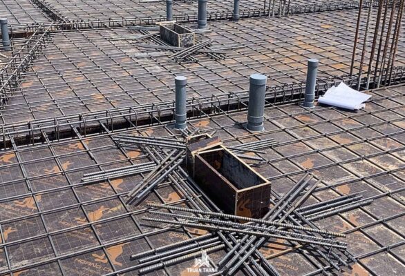 Lắp đặt cốt thép sàn lầu 2 Lắp đặt cốt thép sàn lầu 2